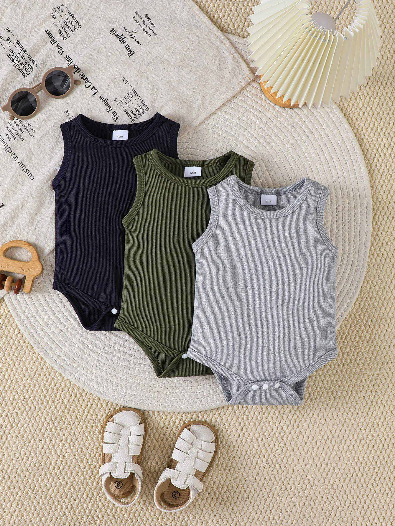 3pcs baby boy jumpsuit set sleeveless vest Ha Yi knitted pit stripe texture fabric basic style
3pcs baby boy jumpsuit set sleeveless vest Ha Yi knitted pit stripe texture fabric basic style