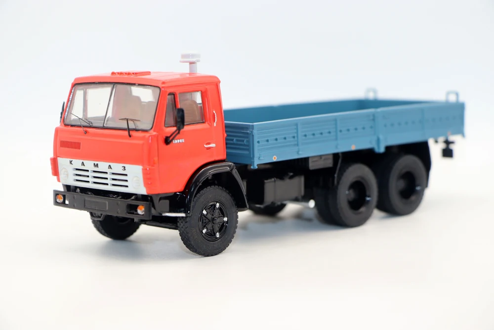 Новинка Autohistory масштаб 1:43 KPA3-260 6x6 грузовик EAC Урал литые модели для коллекции подарков
Новинка Autohistory масштаб 1:43 KPA3-260 6x6 грузовик EAC Урал литые модели для коллекции подарков