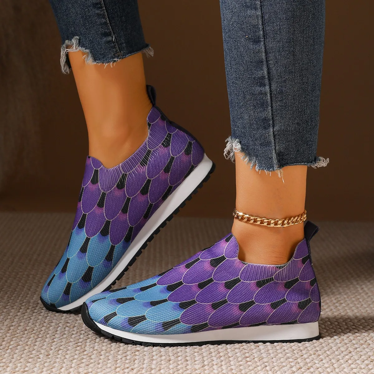 Модные повседневные кроссовки, женская обувь, клетчатая обувь с цветными блоками, утепленная обувь на плоской подошве, Нескользящая пушистая плюшевая уличная прогулочная обувь 
Модные повседневные кроссовки, женская обувь, клетчатая обувь с цветными блоками, утепленная обувь на плоской подошве, Нескользящая пушистая плюшевая уличная прогулочная обувь