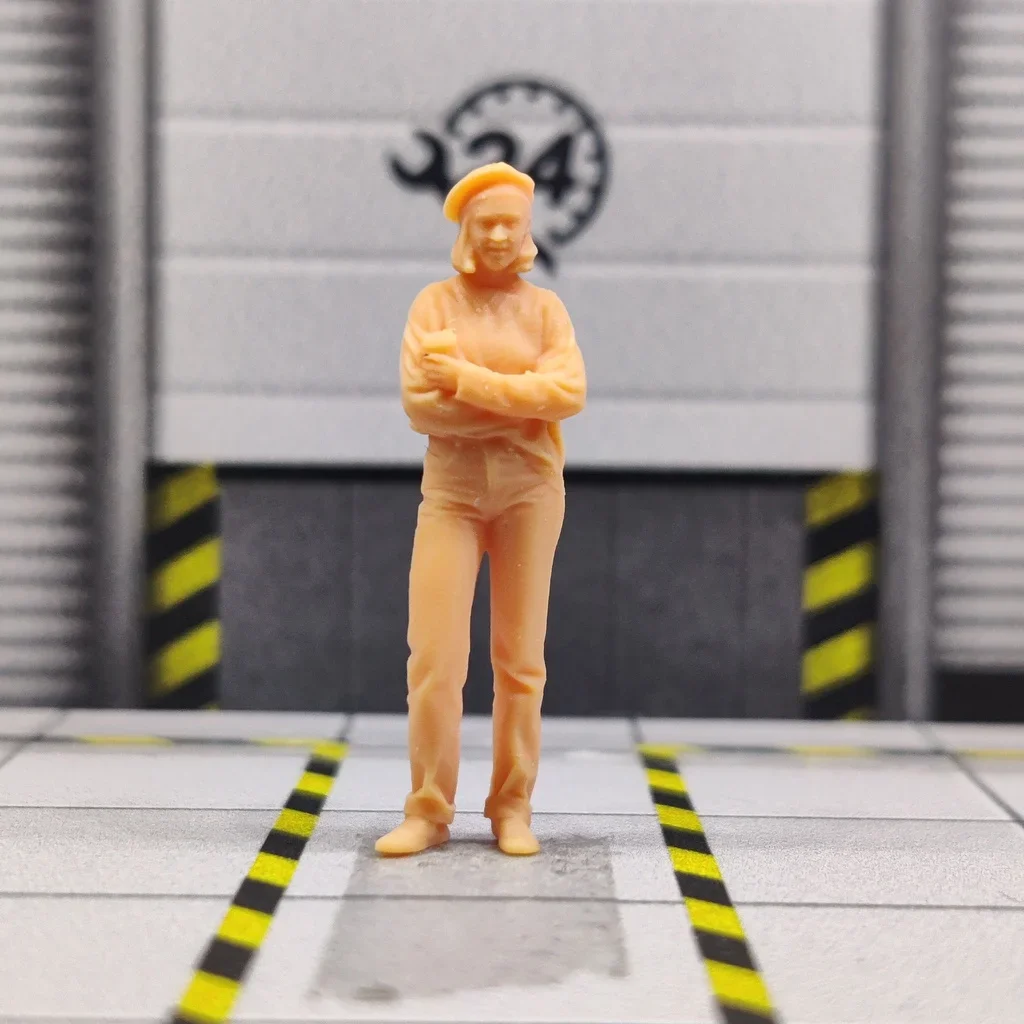 1/64 1/43 Scale Model ResinChest Hugging Coffee Beret Girl Uncolored Miniature Diorama Hand-painted S709
1/64 1/43 Scale Model ResinChest Hugging Coffee Beret Girl Uncolored Miniature Diorama Hand-painted S709