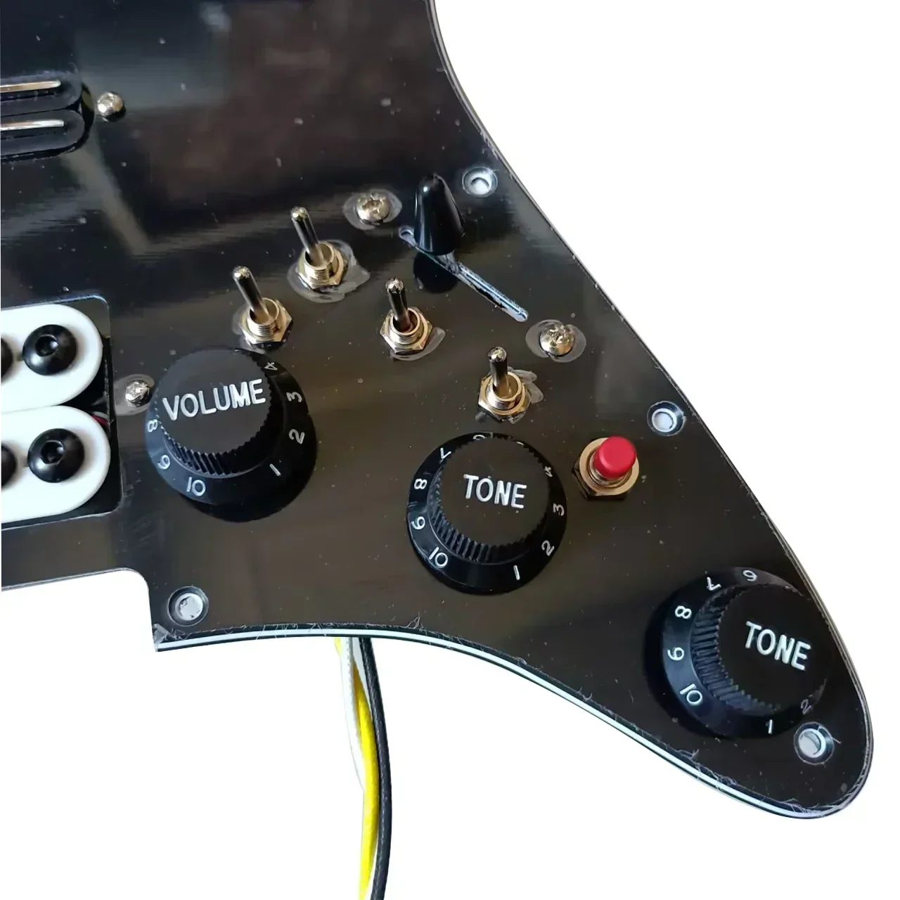 Guitar Prewired Loaded ST Pickguard With HSH White Humbucker Alnico V Pickups Set Coil Splitting Switch For ST Electric Guitar
Guitar Prewired Loaded ST Pickguard With HSH White Humbucker Alnico V Pickups Set Coil Splitting Switch For ST Electric Guitar