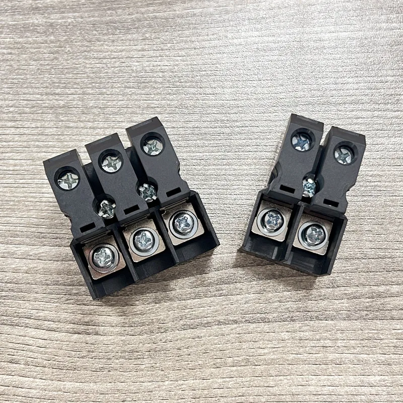 High power photovoltaic inverter new energy wiring terminal spacing 12.7mm 2-position 3-position copper connector
High power photovoltaic inverter new energy wiring terminal spacing 12.7mm 2-position 3-position copper connector