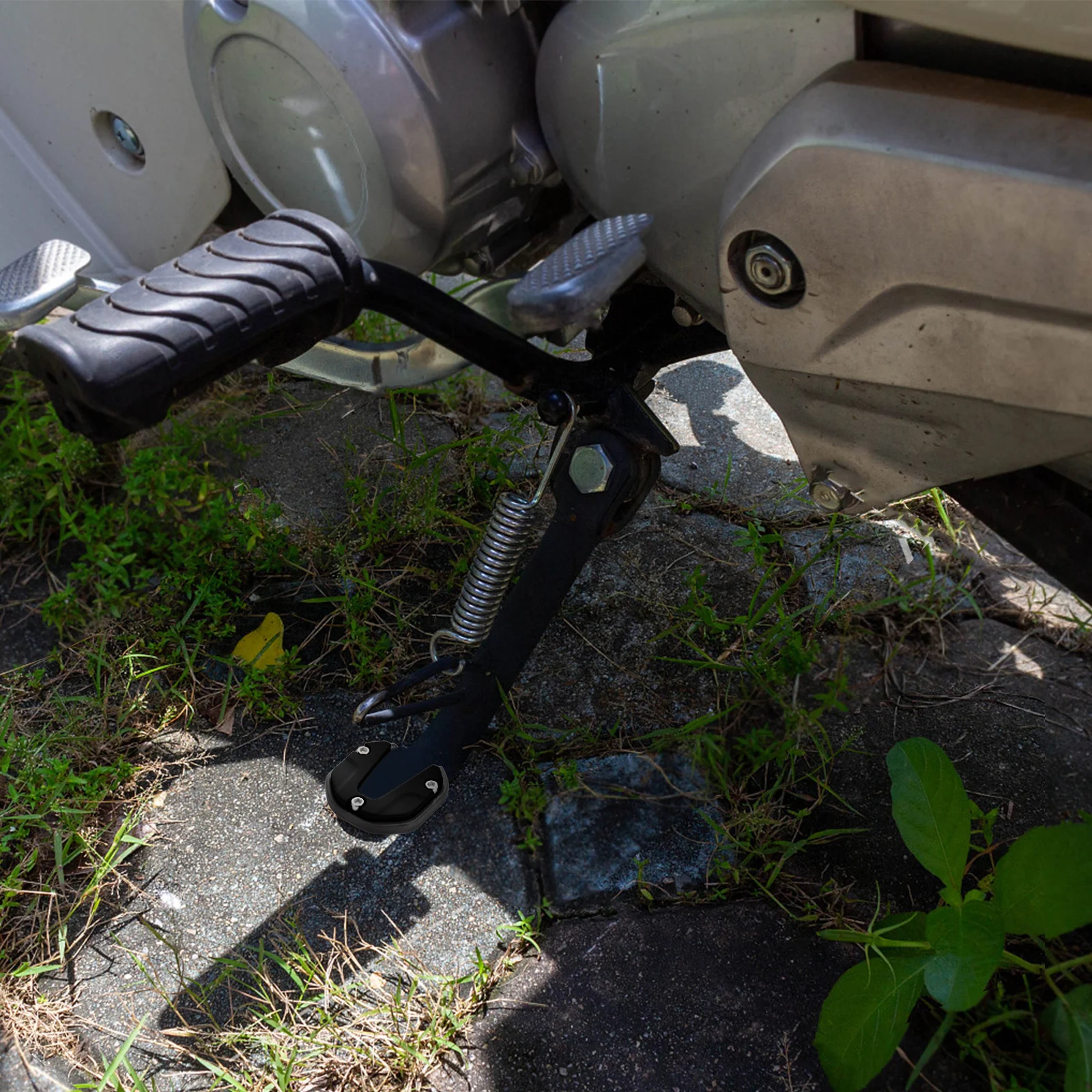 Motorbike Kickstand Pad Widened Anti Slip Edge Stable Support Plate Side Stand Parking Extension Pad for Motorcycle
Motorbike Kickstand Pad Widened Anti Slip Edge Stable Support Plate Side Stand Parking Extension Pad for Motorcycle