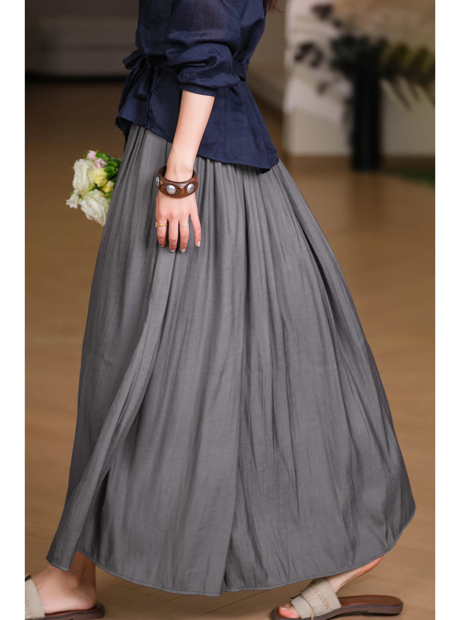 Elegant Ruffled Half Skirt Women's Loose Fit Elastic Waist Viscose Fiber Gauzy Skirt by Little Ear Brand Summer 2026 Collection
Elegant Ruffled Half Skirt Women's Loose Fit Elastic Waist Viscose Fiber Gauzy Skirt by Little Ear Brand Summer 2026 Collection