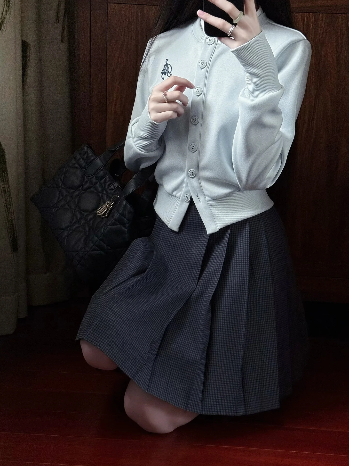 Светло-голубая повседневная верхняя одежда с эффектом двухслойности, воротником-стойкой, без капюшона, осенняя новинка, стройнящая, универсальная, Carosaeki
Светло-голубая повседневная верхняя одежда с эффектом двухслойности, воротником-стойкой, без капюшона, осенняя новинка, стройнящая, универсальная, Carosaeki