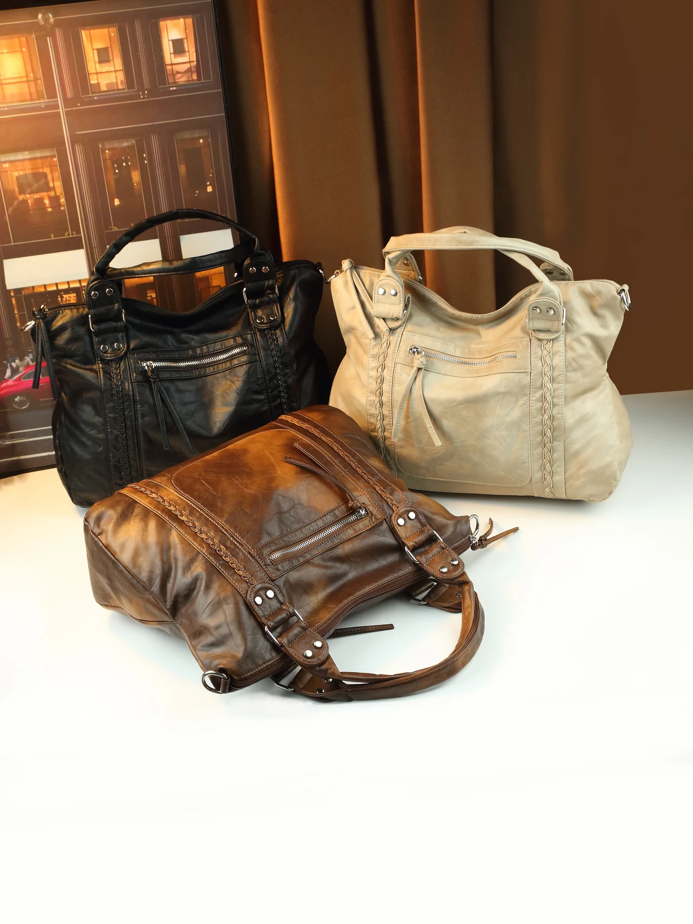 Vintage polished pleated soft leather niche woven design tote bag casual large capacity versatile handbag
Vintage polished pleated soft leather niche woven design tote bag casual large capacity versatile handbag