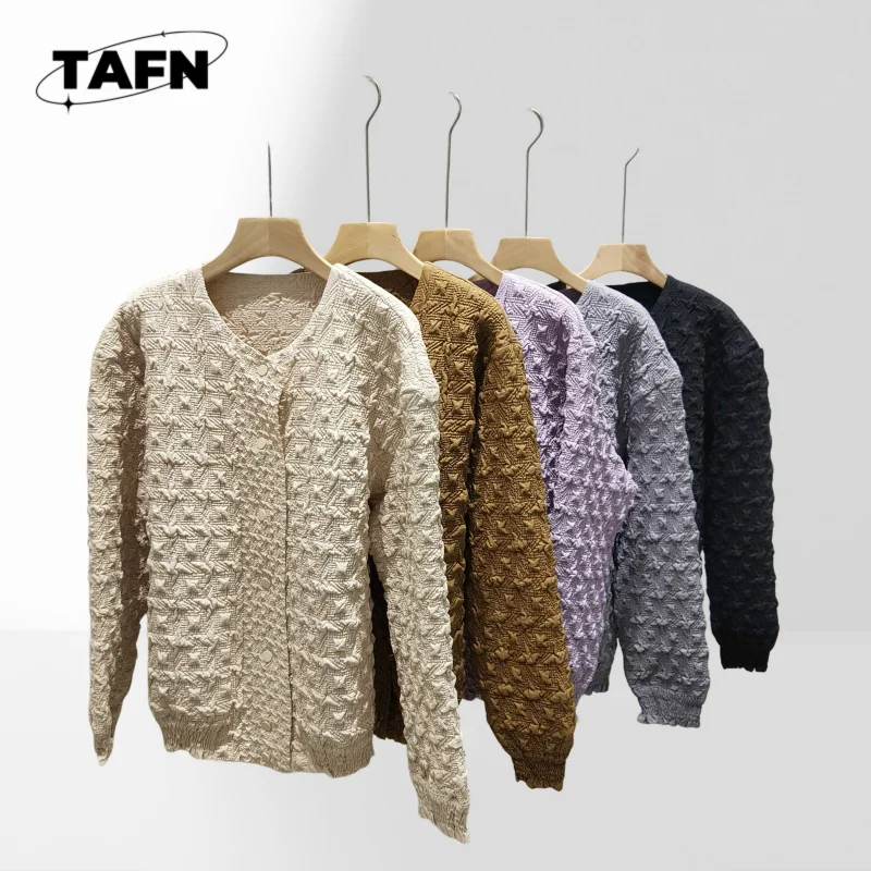 Women's Retro Chic Cashmere Cardigan – Premium Quality for 2025 Casual Outings Elegant Design Casual Comfort in 2025 AJ1838
Women's Retro Chic Cashmere Cardigan – Premium Quality for 2025 Casual Outings Elegant Design Casual Comfort in 2025 AJ1838