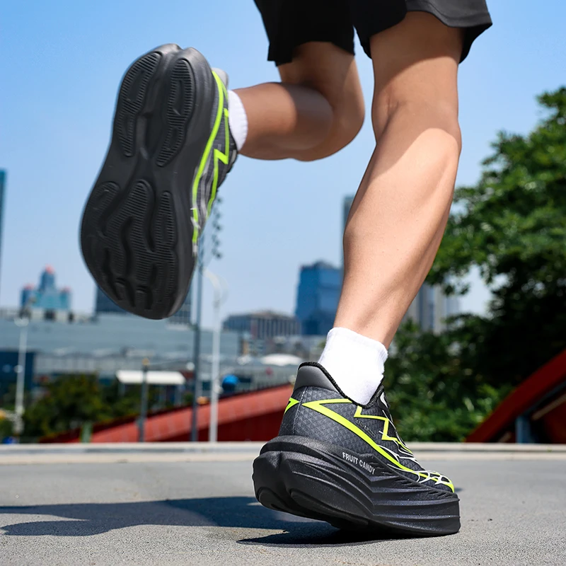 Men's trainers Chunky-soled running shoes Breathable, high-quality soft-soled outdoor sports and leisure mesh women's running sh
Men's trainers Chunky-soled running shoes Breathable, high-quality soft-soled outdoor sports and leisure mesh women's running sh