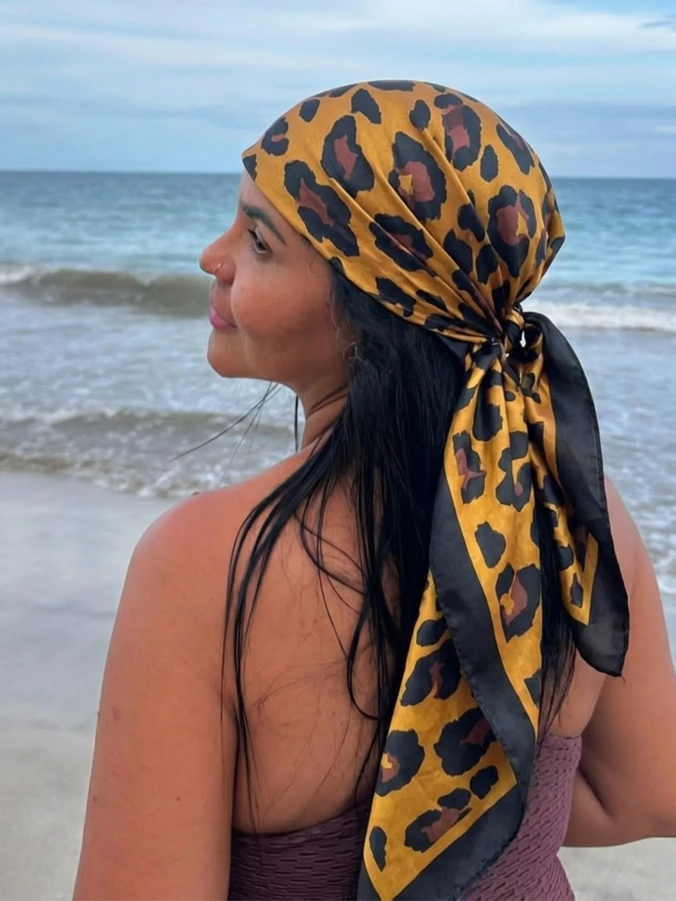 1pcs Leopard Print Square Scarf, Vintage Print Headscarves, Casual Versatile Hair Accessories for Women & Girls, Minimalist Headwear Suitable for Thick Hair
1pcs Leopard Print Square Scarf, Vintage Print Headscarves, Casual Versatile Hair Accessories for Women & Girls, Minimalist Headwear Suitable for Thick Hair