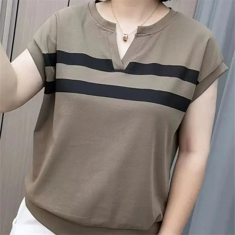 Fashion V-Neck Short Sleeve Spliced Striped T-Shirts Women's Clothing Summer New Loose All-match Tops Commuter Tee Shirt
Fashion V-Neck Short Sleeve Spliced Striped T-Shirts Women's Clothing Summer New Loose All-match Tops Commuter Tee Shirt