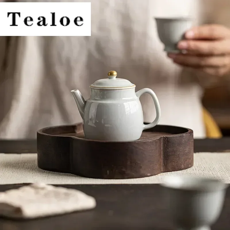 120ml Chinese Handmade Master Gold-painted Antique Ceramic Teapot Simple Pot with Filter Household Kung Fu Tea Set Tea Maker
120ml Chinese Handmade Master Gold-painted Antique Ceramic Teapot Simple Pot with Filter Household Kung Fu Tea Set Tea Maker