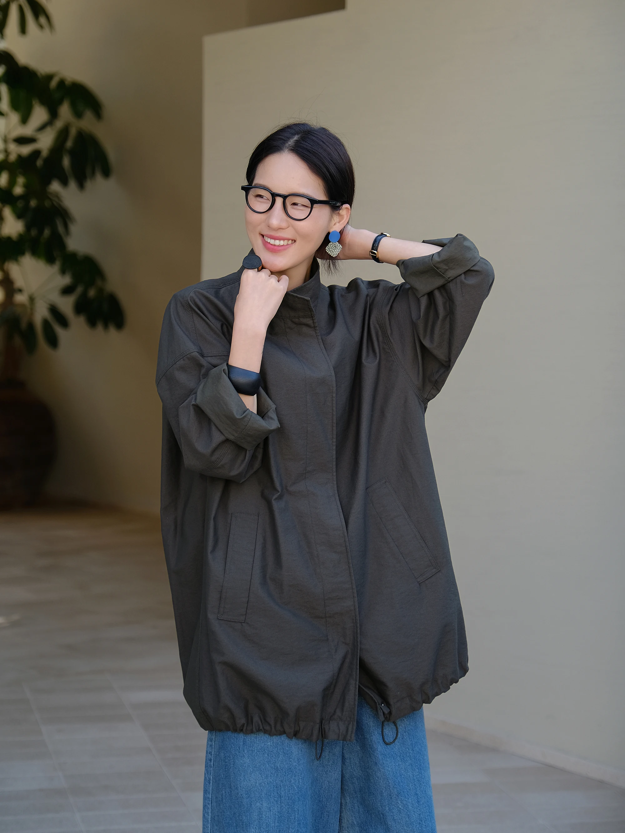 Mall Lin 2026 Spring Collection Single Layer Cotton Blend Herringbone Pattern Stand Collar Midi Length Coat Jacket for Women
Mall Lin 2026 Spring Collection Single Layer Cotton Blend Herringbone Pattern Stand Collar Midi Length Coat Jacket for Women