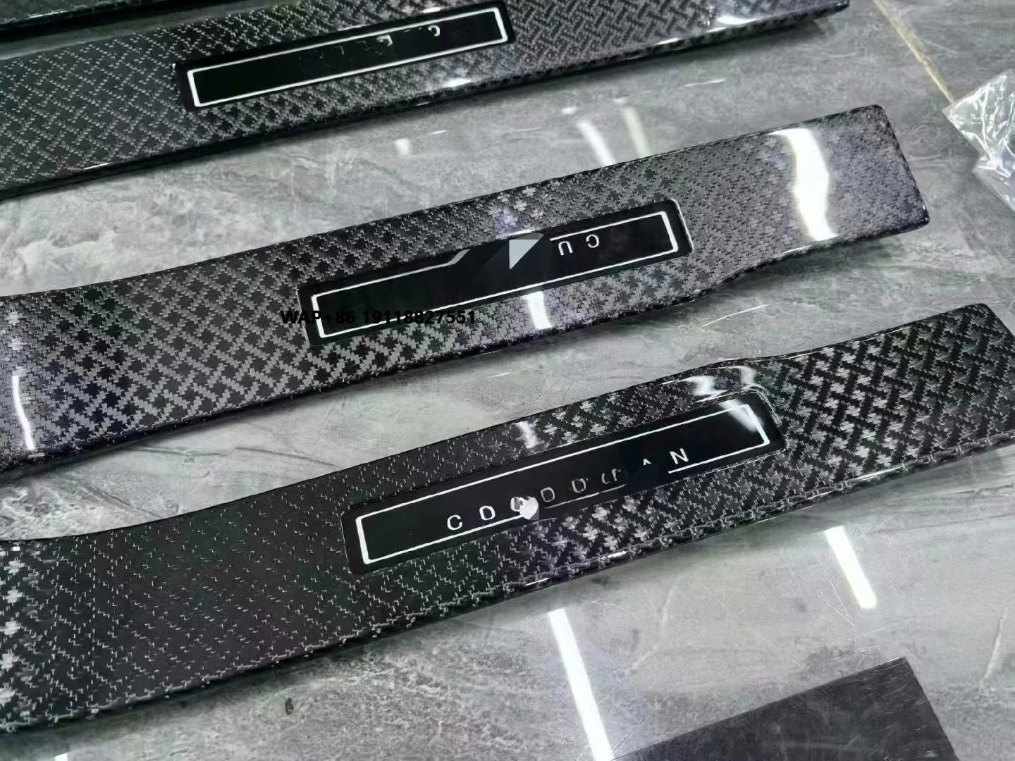 New Rolls-Royce Cullinan BB Style Carbon Fiber Interior Floor Trim Welcome Step Plate 3-Year Warranty for Replacement/Repair
New Rolls-Royce Cullinan BB Style Carbon Fiber Interior Floor Trim Welcome Step Plate 3-Year Warranty for Replacement/Repair