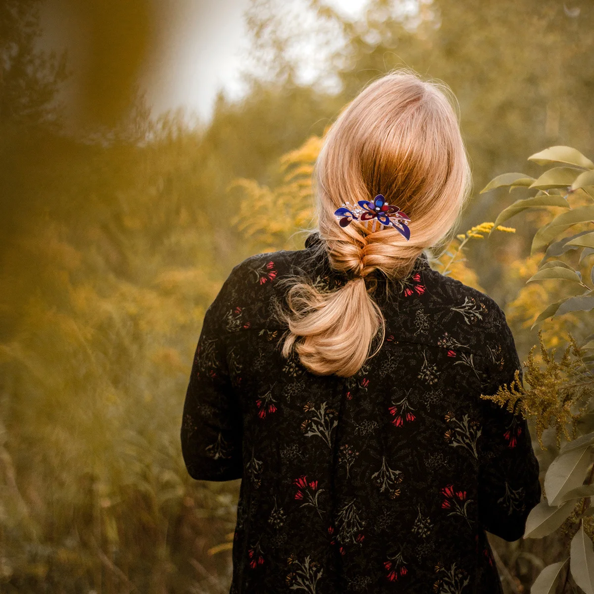 Elegant Bride Hair Comb with Sparkling Crystals Wedding Party Headdress for Women Fashionable Prom Headwear Floral Hair
Elegant Bride Hair Comb with Sparkling Crystals Wedding Party Headdress for Women Fashionable Prom Headwear Floral Hair