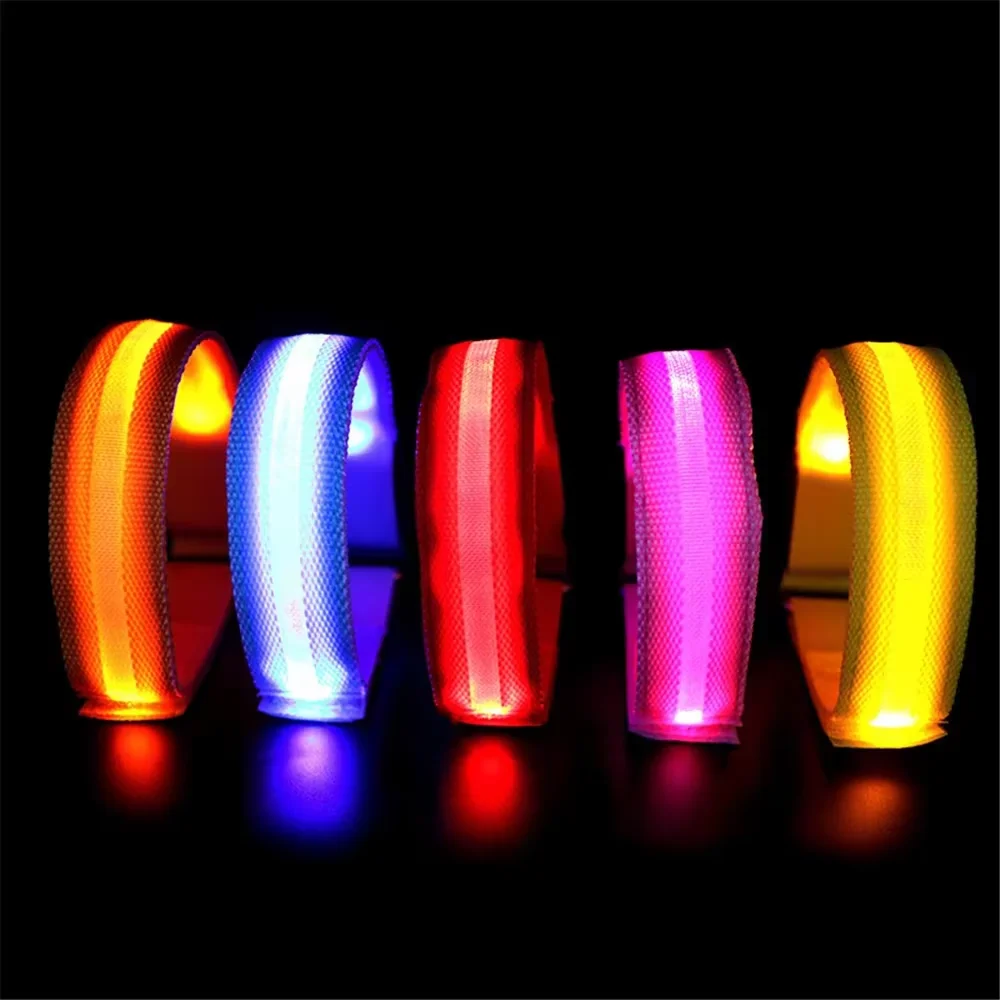 Rechargeable Light Snap Bracelet Arm Lamp Belt Kids Safety Flashing Band LED Night Running Armband Anti-Lost Outdoor Glow Prop
Rechargeable Light Snap Bracelet Arm Lamp Belt Kids Safety Flashing Band LED Night Running Armband Anti-Lost Outdoor Glow Prop