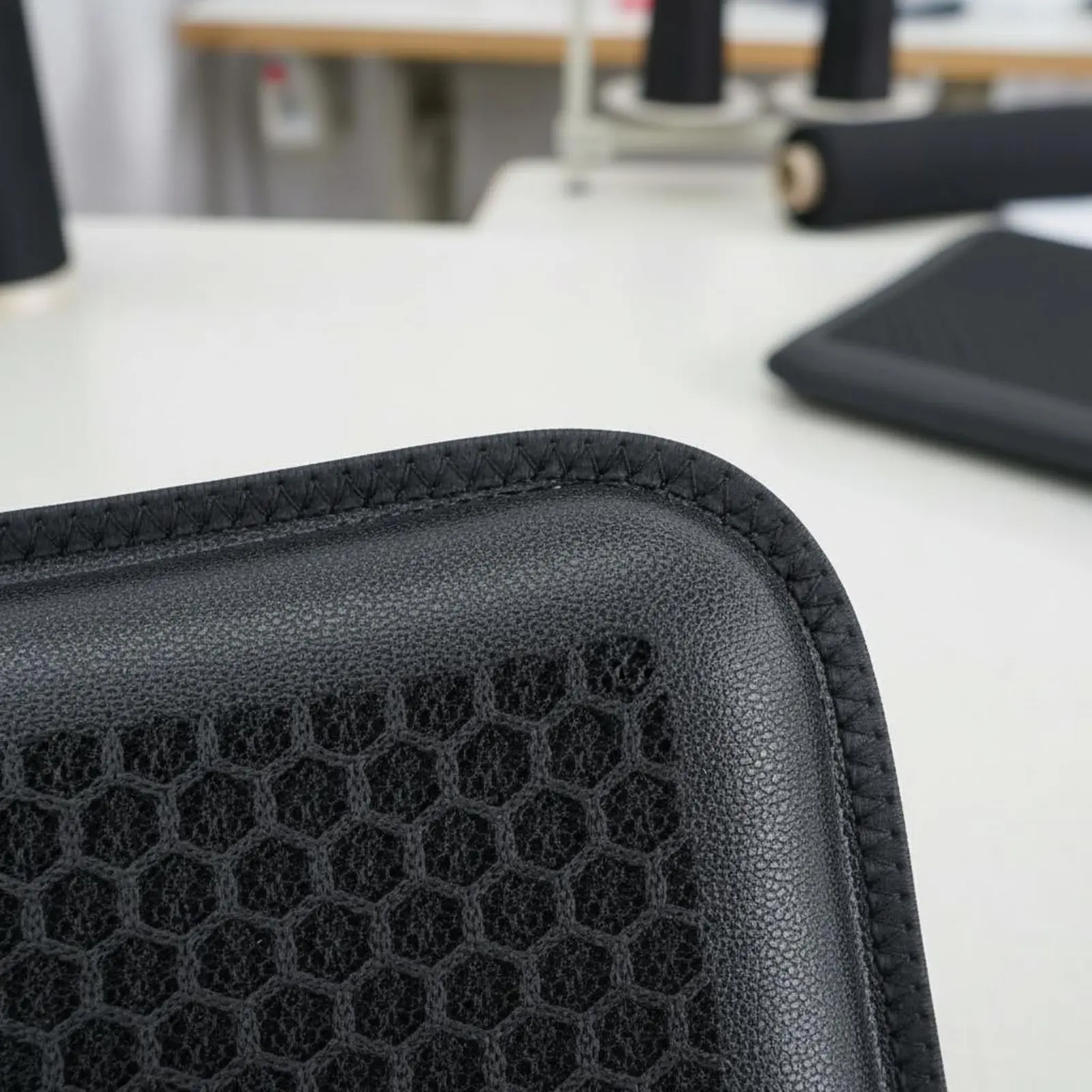 Sewing Machine Seat Pad Comfortable Cooling Seat Cushion Breathable Chair Cushion Soft Support Seating Accessory Ergonomic
Sewing Machine Seat Pad Comfortable Cooling Seat Cushion Breathable Chair Cushion Soft Support Seating Accessory Ergonomic