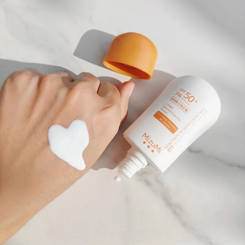 1 Piece Spf50 Lightweight Non-Greasy Sunscreen With Antioxidants For Men And Women Refreshing Oil Control And Uv Sunscreen
1 Piece Spf50 Lightweight Non-Greasy Sunscreen With Antioxidants For Men And Women Refreshing Oil Control And Uv Sunscreen