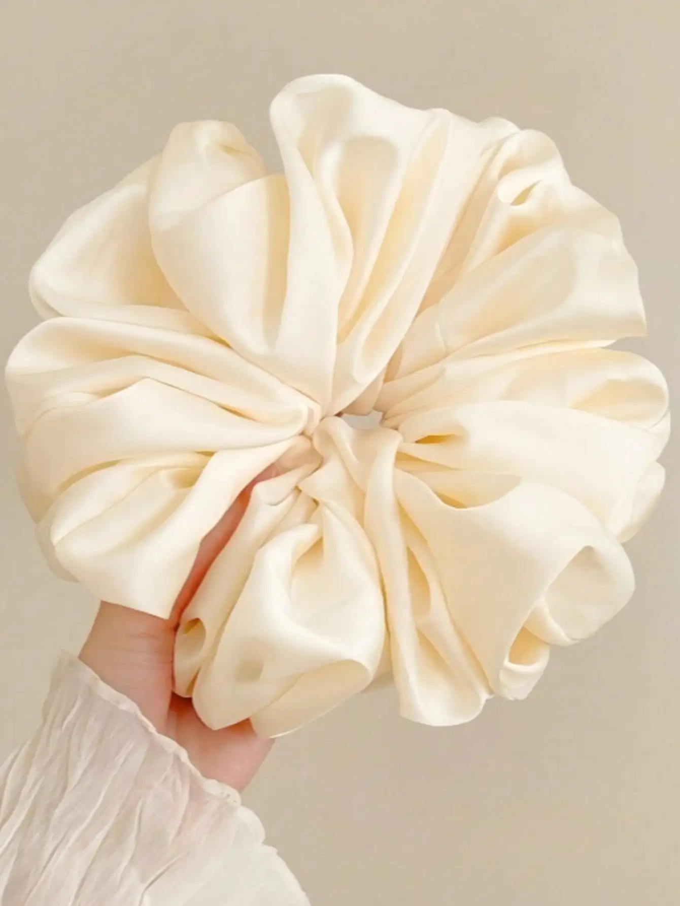6pcs Classic Blue & Brown Elegant Hair Scrunchies, 3.35 Inch Diameter, Satin Material, Bun Holder Hair Ties For Women Ponytail Holders
6pcs Classic Blue & Brown Elegant Hair Scrunchies, 3.35 Inch Diameter, Satin Material, Bun Holder Hair Ties For Women Ponytail Holders