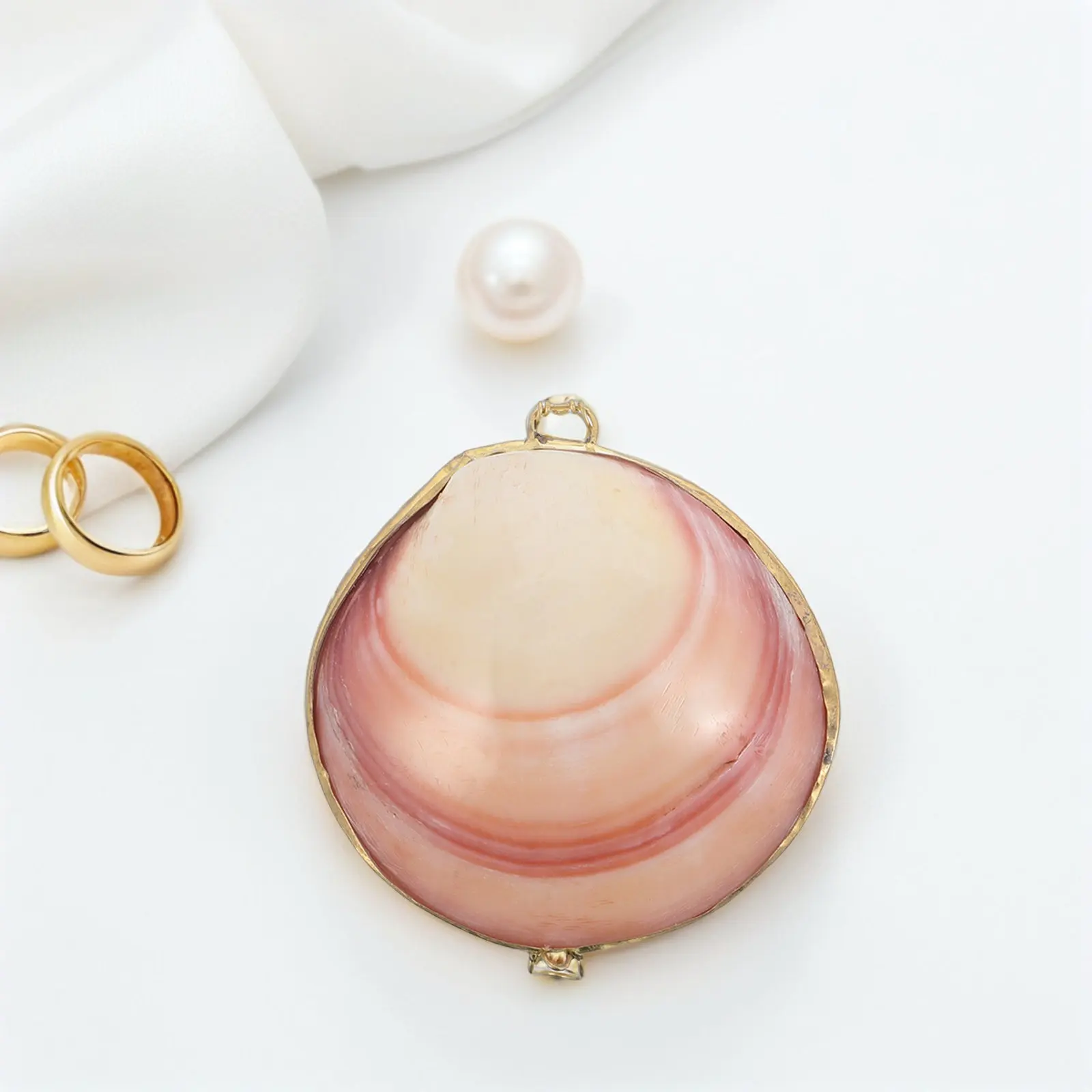 Набор из 2 винтажных шкатулок для украшений с золотым ободком в форме ракушки, органайзер для хранения колец, серег, ожерелий, декоративный держатель для мелочей, для туалетного столика
Набор из 2 винтажных шкатулок для украшений с золотым ободком в форме ракушки, органайзер для хранения колец, серег, ожерелий, декоративный держатель для мелочей, для туалетного столика