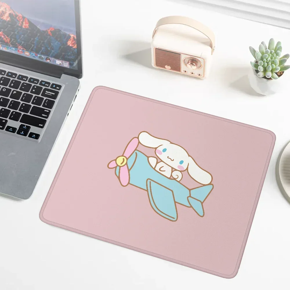 Новый удобный коврик для мыши Sanrio в стиле аниме, небольшой игровой аксессуар, коврик для мыши Cinnamoroll, милый коврик для стола, настольный коврик, салфетка для стола
Новый удобный коврик для мыши Sanrio в стиле аниме, небольшой игровой аксессуар, коврик для мыши Cinnamoroll, милый коврик для стола, настольный коврик, салфетка для стола