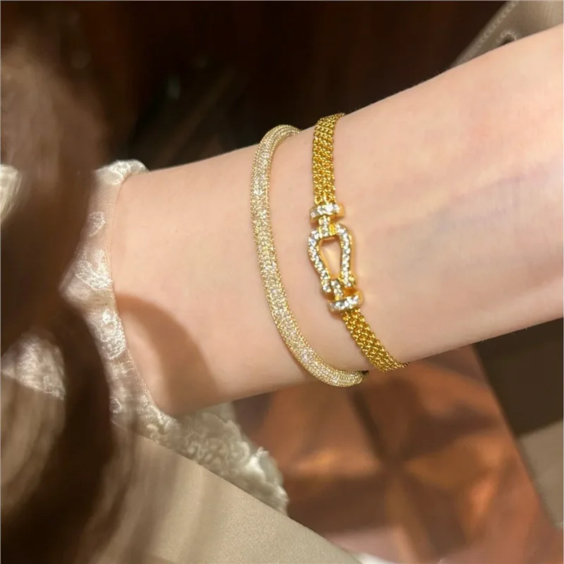 S925 Sterling Silver Watch-Chain Bracelet with Crystal Accents Luxury Horseshoe Clasp - Minimalist Niche Design
S925 Sterling Silver Watch-Chain Bracelet with Crystal Accents Luxury Horseshoe Clasp - Minimalist Niche Design