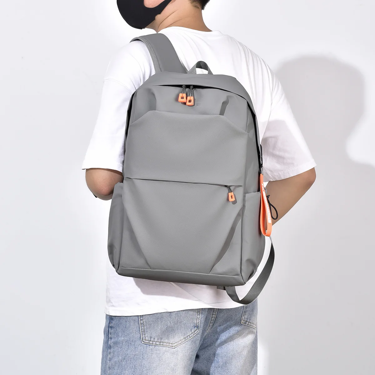 Solid color fashion casual backpack backpack men and women simple sports commuting trendy light travel
Solid color fashion casual backpack backpack men and women simple sports commuting trendy light travel