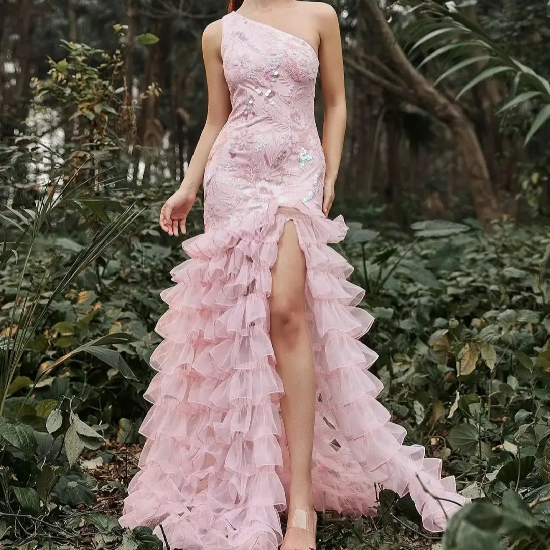 Изысканное вечернее платье без рукавов на одно плечо с хрустальными аппликациями, платья для выпускного вечера, нежные вечерние платья по индивидуальному заказу
Изысканное вечернее платье без рукавов на одно плечо с хрустальными аппликациями, платья для выпускного вечера, нежные вечерние платья по индивидуальному заказу