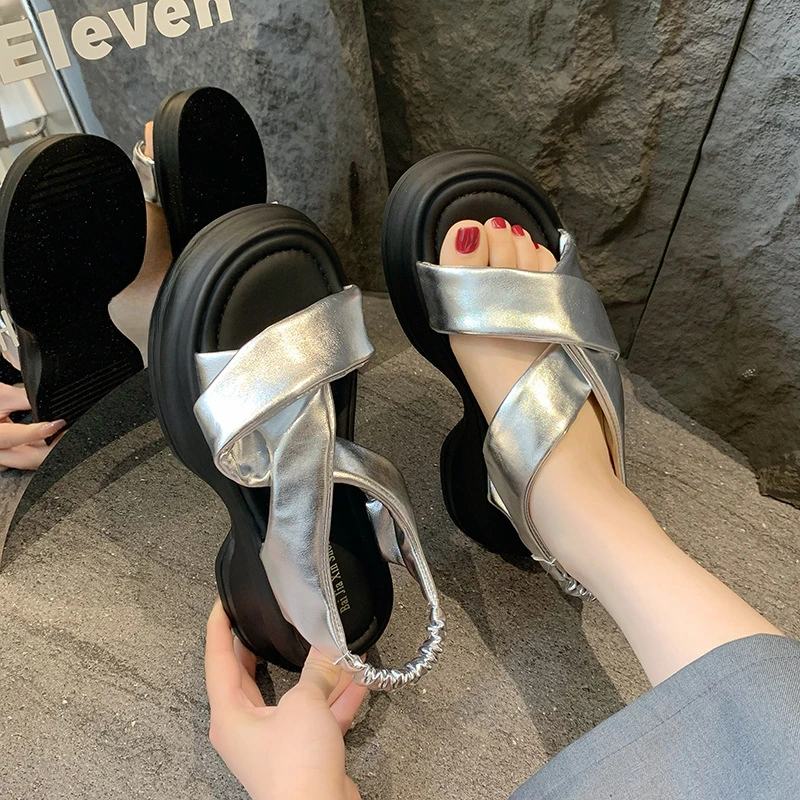 New Summer Ladies Sandals Fashion Cross-Strap Sandals Silver Beach Shoes Elastic Brand Women Sandals Platform Slippers Sandalias
New Summer Ladies Sandals Fashion Cross-Strap Sandals Silver Beach Shoes Elastic Brand Women Sandals Platform Slippers Sandalias