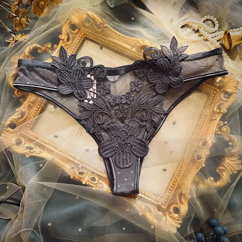 Smooth and Soft Sexy Lace Thong Underwear Ladies Embroidered Hot Seductive Low-rise Girls Mesh T Pants Cotton Crotch Bottoms
Smooth and Soft Sexy Lace Thong Underwear Ladies Embroidered Hot Seductive Low-rise Girls Mesh T Pants Cotton Crotch Bottoms