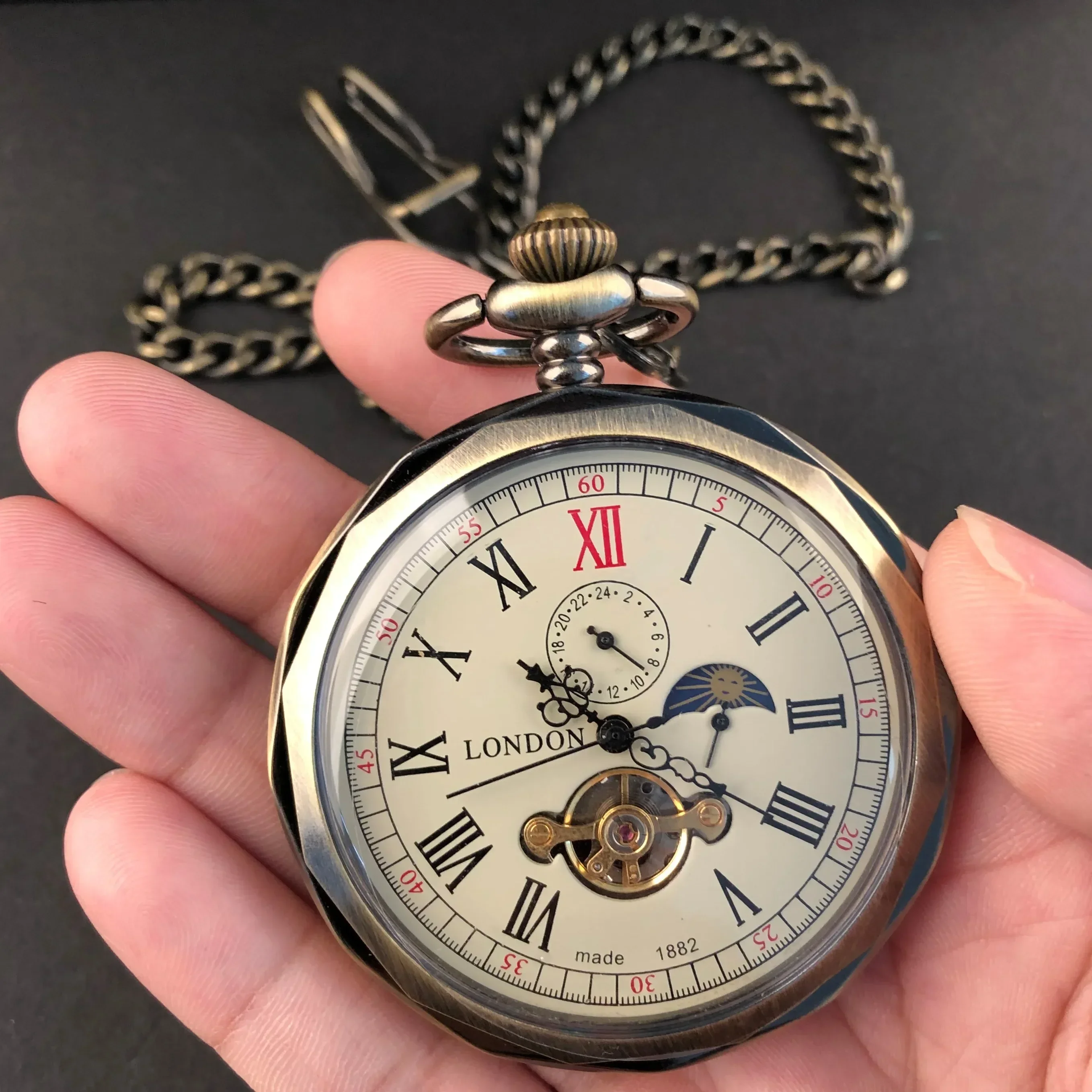 Luxury Vintage Mechanical Pocket Watch Multifunctional Moon Hand Wind Unisex Casual Chain Fob Watches
Luxury Vintage Mechanical Pocket Watch Multifunctional Moon Hand Wind Unisex Casual Chain Fob Watches