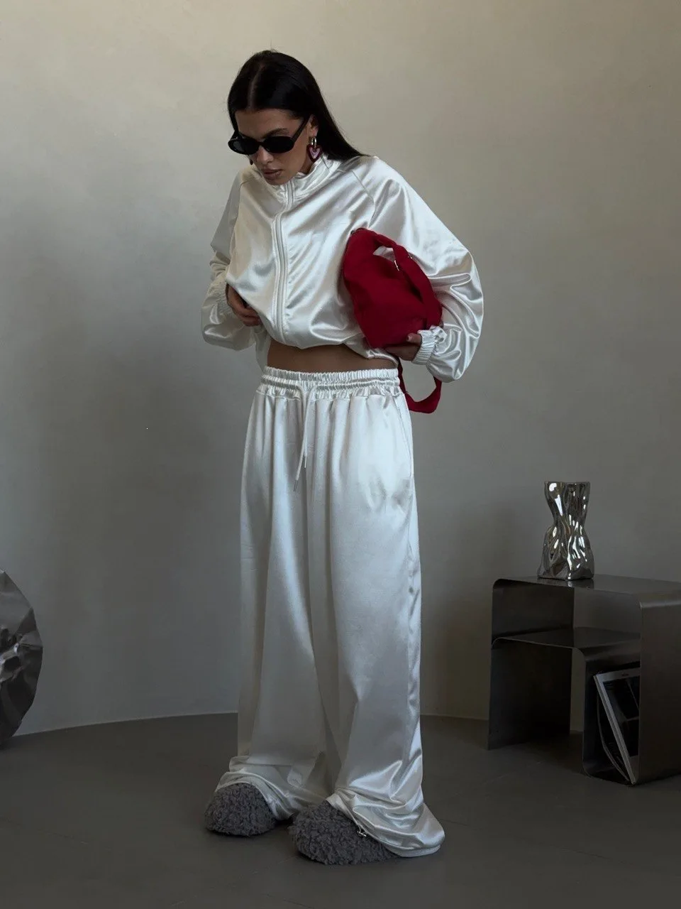 2 Pieces Stand Collar Zipper Jackets Lace Up Wide Leg Pant Lady Matching Tracksuits Street Women's Solid Satin Pants Sets
2 Pieces Stand Collar Zipper Jackets Lace Up Wide Leg Pant Lady Matching Tracksuits Street Women's Solid Satin Pants Sets