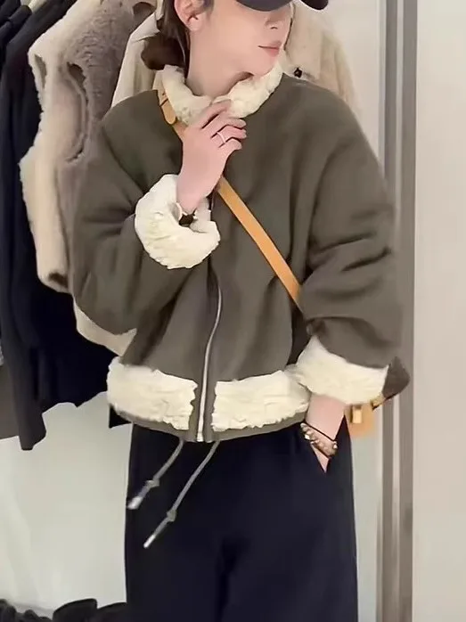 Retro Lamb Fur Jacket Women's Short Stand Collar Double-Sided Wear Fashionable Small Size Winter Warm Top Casual Outerwear
Retro Lamb Fur Jacket Women's Short Stand Collar Double-Sided Wear Fashionable Small Size Winter Warm Top Casual Outerwear