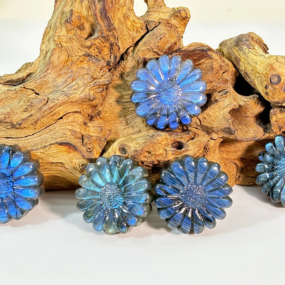 Sunflower Natural Labradorite Crystal Raw Gemstone Handmade Fengshui Statue Healing Crystal Craft Charm Decor DIY Gift Home Deco
Sunflower Natural Labradorite Crystal Raw Gemstone Handmade Fengshui Statue Healing Crystal Craft Charm Decor DIY Gift Home Deco