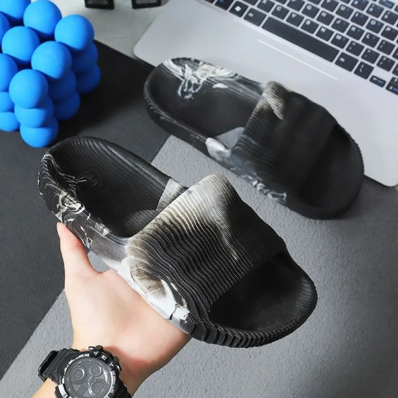 Summer Cloud Pillow Slides for Men Women Ultra Soft Thick Sole Non Slip Home Slippers Couples EVA Comfort Indoor Bathroom
Summer Cloud Pillow Slides for Men Women Ultra Soft Thick Sole Non Slip Home Slippers Couples EVA Comfort Indoor Bathroom