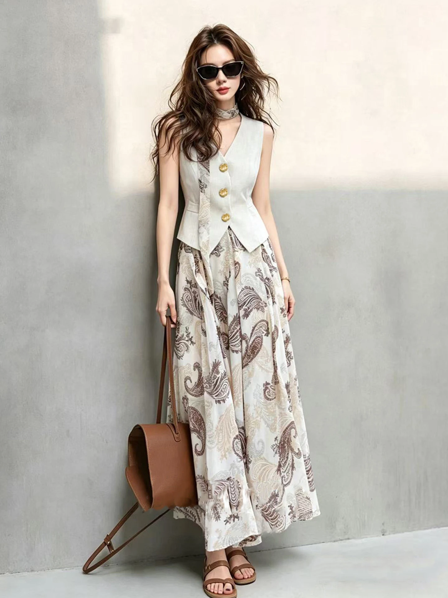 Elegant White Printed Vest And Skirt Set Summer Vacation Beach Style Women's Fashion High Waist Breathable Polyester Fiber
Elegant White Printed Vest And Skirt Set Summer Vacation Beach Style Women's Fashion High Waist Breathable Polyester Fiber