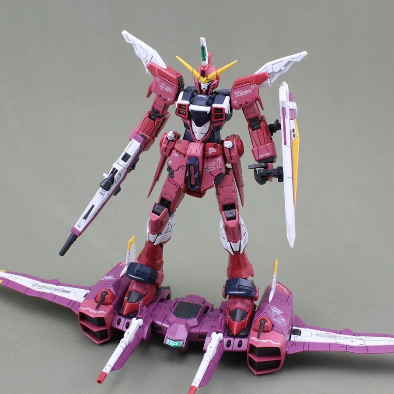 Bandai RG 09 ZGMF-X09A Фигурки правосудия Gundam, мобильный костюм Gundam, пластиковая Коллекционная модель, украшение
Bandai RG 09 ZGMF-X09A Фигурки правосудия Gundam, мобильный костюм Gundam, пластиковая Коллекционная модель, украшение