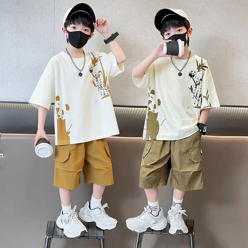 Chinese Style Kids Boy Suit Summer Twopiece Outfit Set With Panda Print T-shirt And Shorts Clothing Set for Children Streetwear
Chinese Style Kids Boy Suit Summer Twopiece Outfit Set With Panda Print T-shirt And Shorts Clothing Set for Children Streetwear