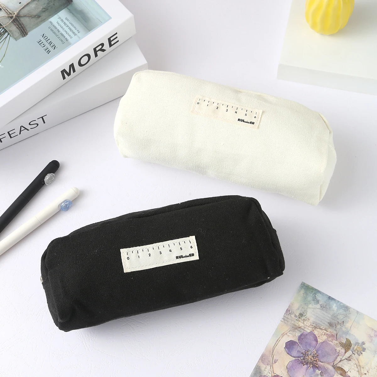 1PC Simple Solid Color Pencil Case Zipper Portable Stationery Storage Bag Outdoor Storage Student Back-to-School Supplies
1PC Simple Solid Color Pencil Case Zipper Portable Stationery Storage Bag Outdoor Storage Student Back-to-School Supplies