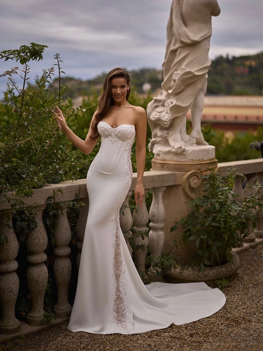 Customized Elegant Luxurious Delicate Timeless Strapless Lace Mermaid Wedding Dress Cathedral Veil Bridal Gown Vestidos De Novia
Customized Elegant Luxurious Delicate Timeless Strapless Lace Mermaid Wedding Dress Cathedral Veil Bridal Gown Vestidos De Novia