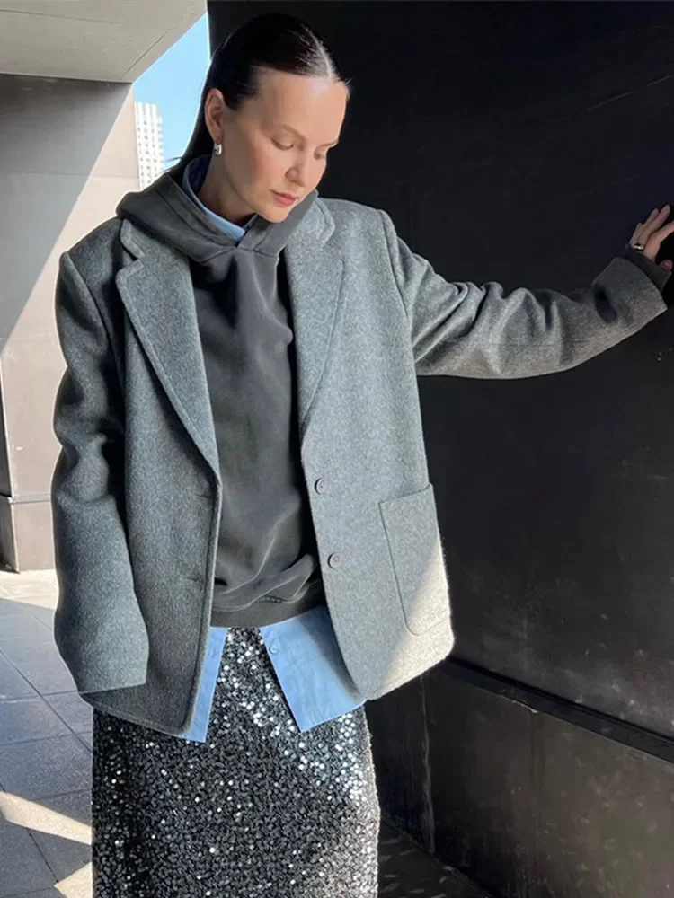 Gray Woolen Women Coat Loose Lapel Single Breasted Pocket Female Jacket New Chic Autumn Winter All-match Thick Warm Outwear
Gray Woolen Women Coat Loose Lapel Single Breasted Pocket Female Jacket New Chic Autumn Winter All-match Thick Warm Outwear