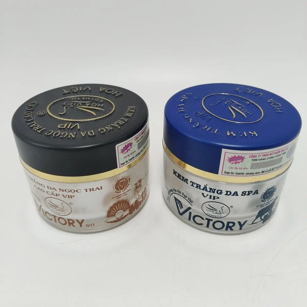 Vietnamese Sheep Milk Moisturizing Cream, Nourishing & Hydrating Face Cream for Dry Skin kem trang da ngoc trai victory 14g
Vietnamese Sheep Milk Moisturizing Cream, Nourishing & Hydrating Face Cream for Dry Skin kem trang da ngoc trai victory 14g
