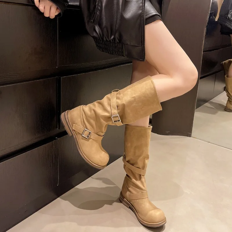 2025 новый дизайн, женские сапоги до колена на квадратном низком каблуке с пряжкой на ремне, модные туфли с круглым носком, осенне-зимние современные сапоги 
2025 новый дизайн, женские сапоги до колена на квадратном низком каблуке с пряжкой на ремне, модные туфли с круглым носком, осенне-зимние современные сапоги