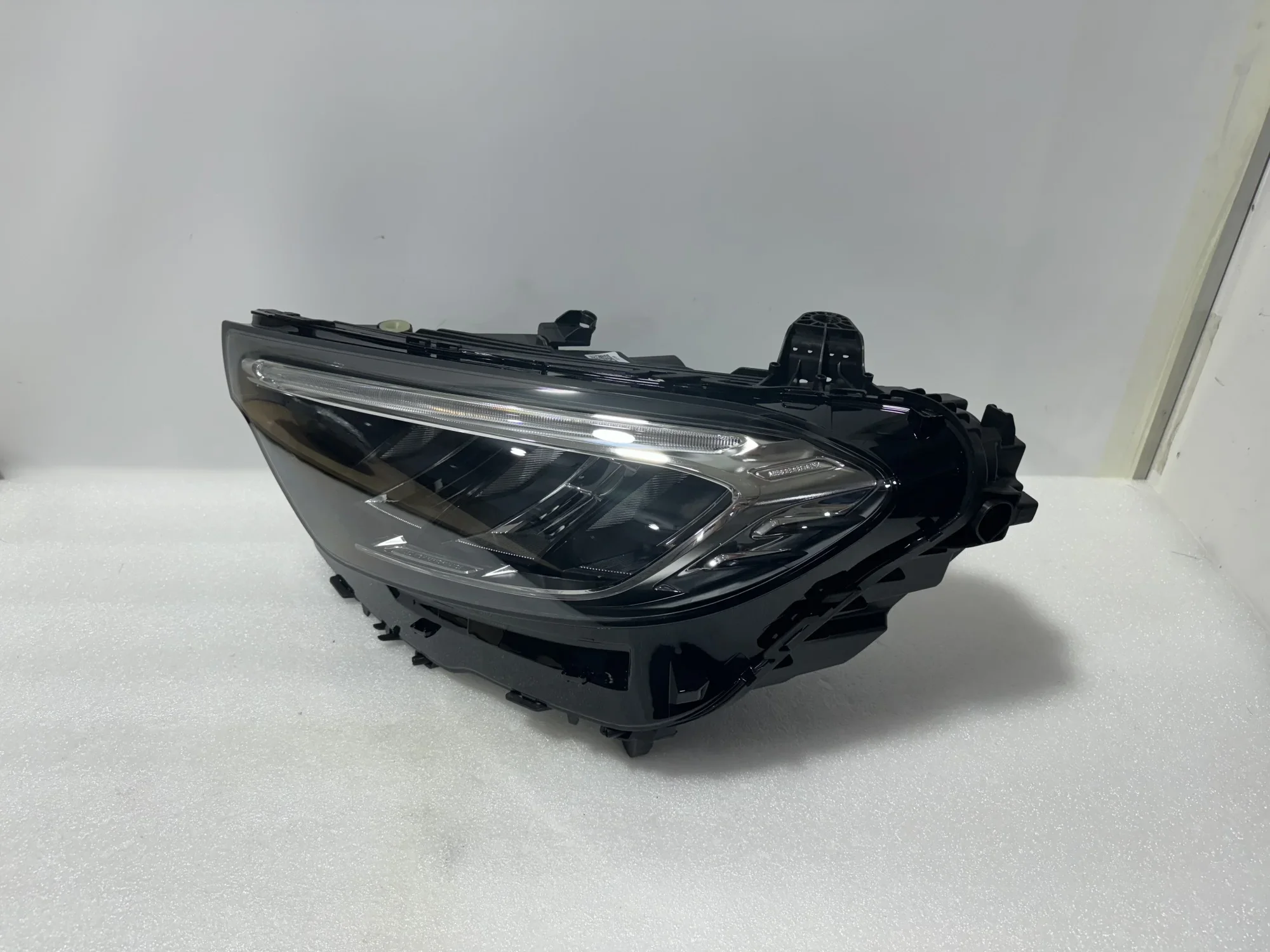Высококачественная светодиодная подсветка Faros, подходящая для Mercedes Benz GLC W254, 2023-2024, GLC X254
Высококачественная светодиодная подсветка Faros, подходящая для Mercedes Benz GLC W254, 2023-2024, GLC X254