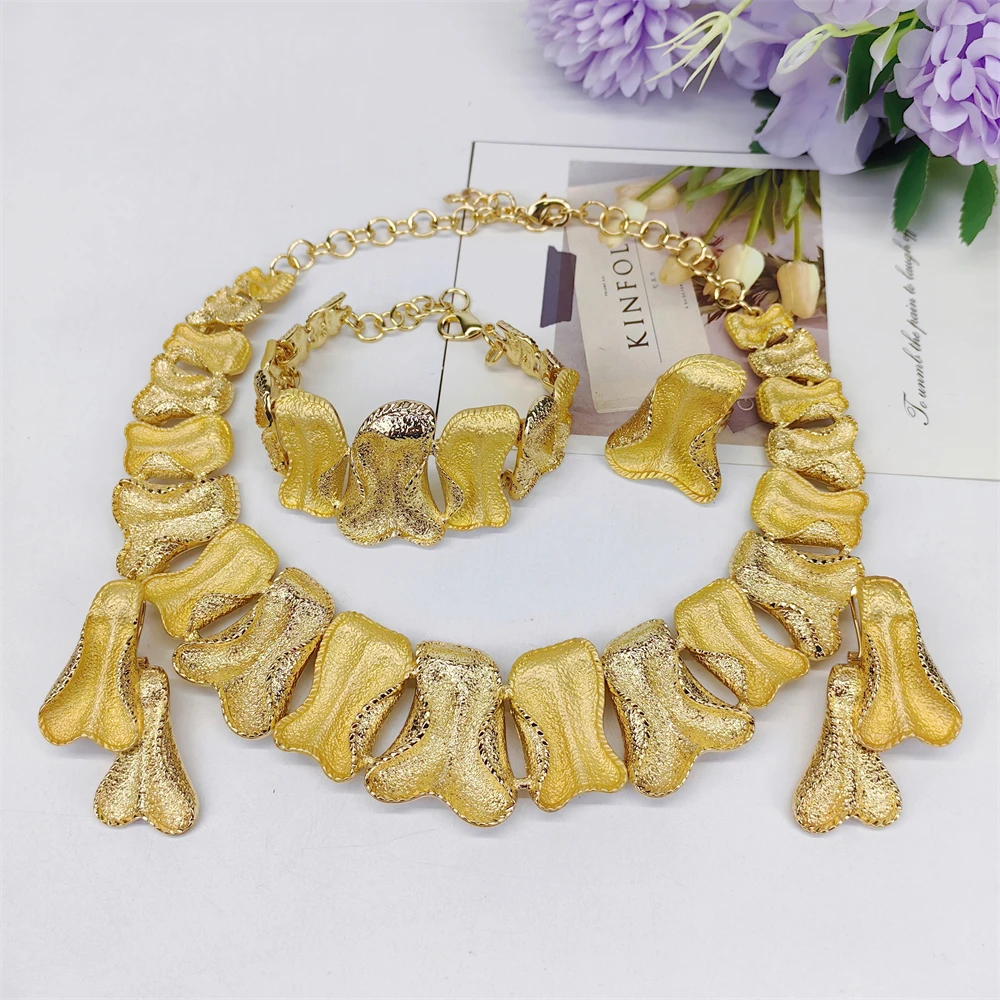 TITI Dubai 18K Gold Plated Jewelry Set Women Necklace Drop Earrings Bracelet Ring African Bridal Wedding Party Anniversary Gifts
TITI Dubai 18K Gold Plated Jewelry Set Women Necklace Drop Earrings Bracelet Ring African Bridal Wedding Party Anniversary Gifts