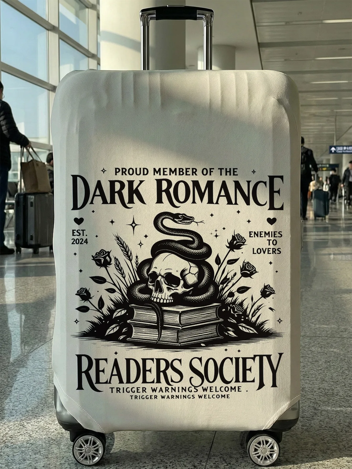 Чехол для багажа с принтом Dark Romance Readers Society, подходит для чемоданов 18-32 дюймов, чехол для ручки чемодана, дорожные аксессуары
Чехол для багажа с принтом Dark Romance Readers Society, подходит для чемоданов 18-32 дюймов, чехол для ручки чемодана, дорожные аксессуары