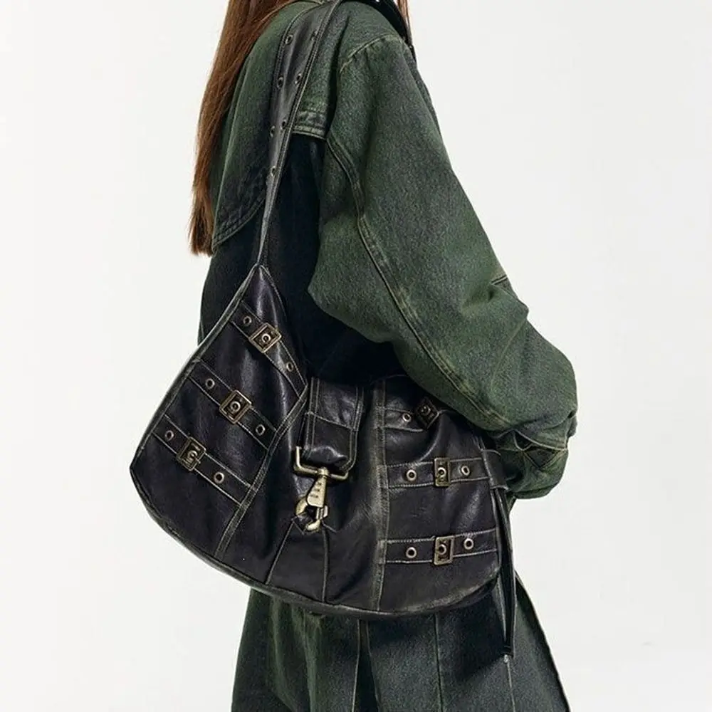 Portable Y2K Retro Rivet Shoulder Bag Punk Style Pu Leather Vintage Underarm Bag Fashion Korean Locomotive Pack Streetwear
Portable Y2K Retro Rivet Shoulder Bag Punk Style Pu Leather Vintage Underarm Bag Fashion Korean Locomotive Pack Streetwear