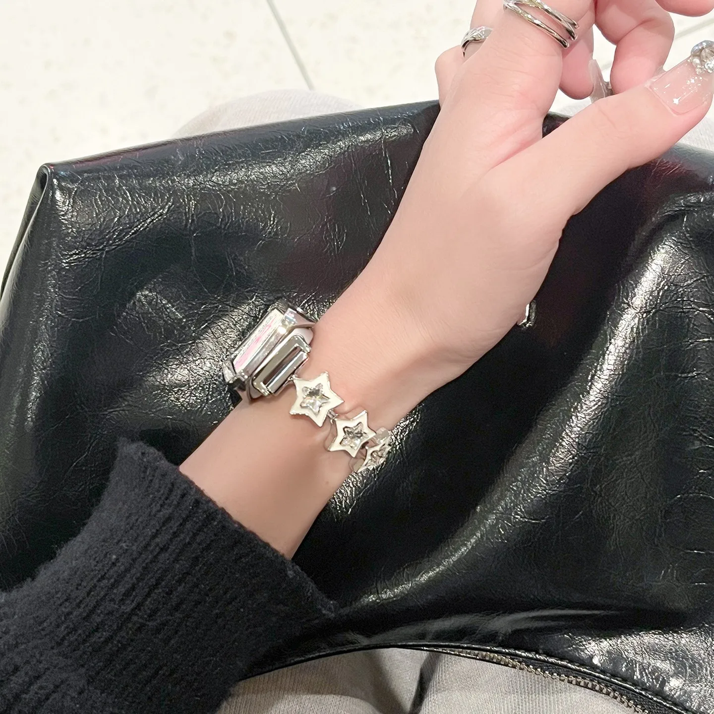 Пентаграмма с бриллиантами, подходящая для ремешков HW Watch Fit3/Fit4 и ремешков HW Band 8/9/10NFC ручной работы
Пентаграмма с бриллиантами, подходящая для ремешков HW Watch Fit3/Fit4 и ремешков HW Band 8/9/10NFC ручной работы