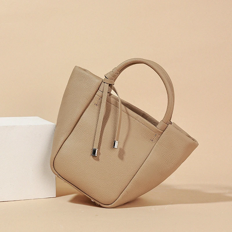 New Arrival Genuine Cowhide Leather Handbags Vegetable Basket Shoulder Crossbody Minimalist Leather Bucket Bag Luxury Brand Bag
New Arrival Genuine Cowhide Leather Handbags Vegetable Basket Shoulder Crossbody Minimalist Leather Bucket Bag Luxury Brand Bag