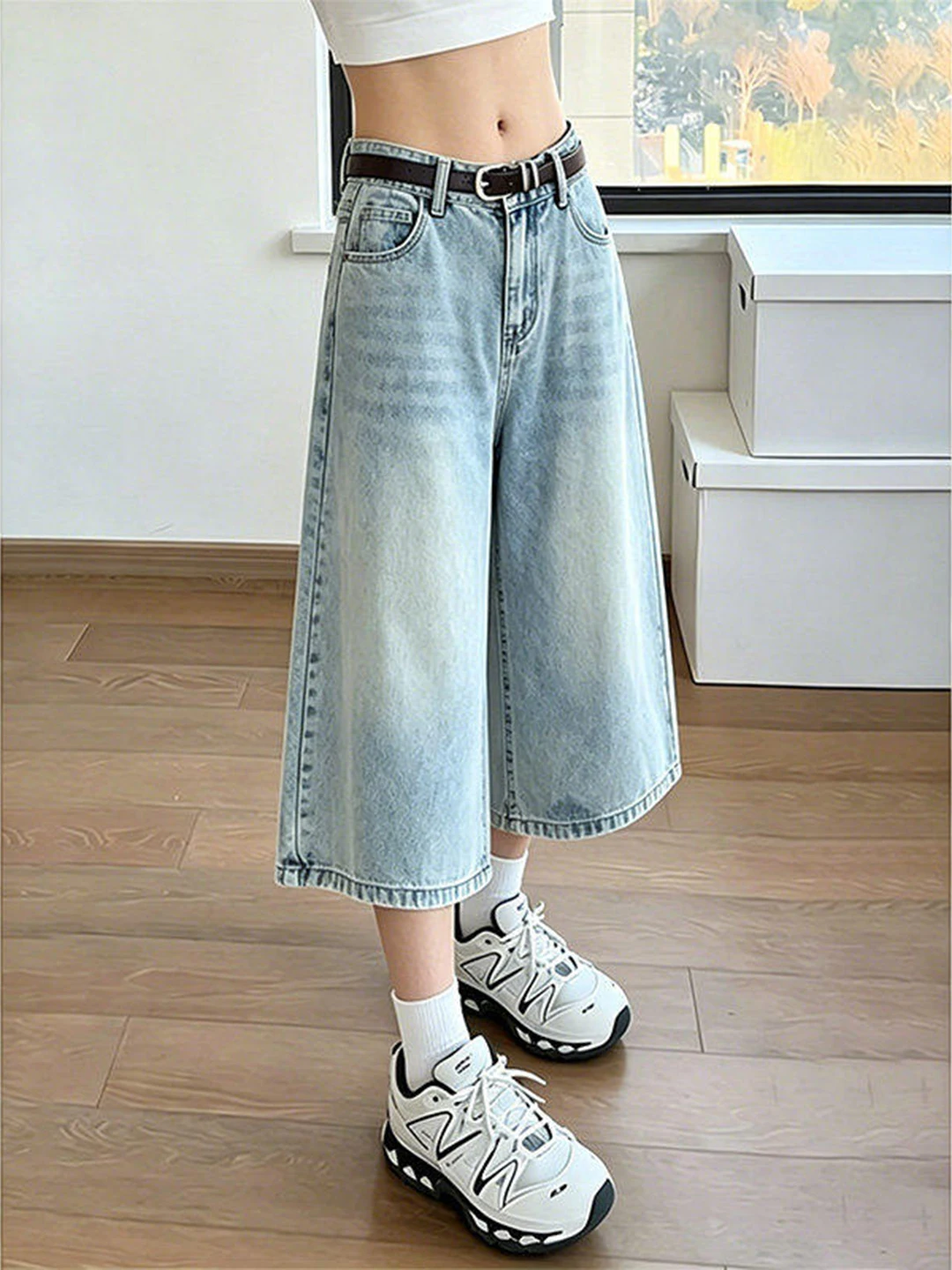 Light Blue Straight Leg Jeans mid Waist Zipper Fly Casual Wear Summer Denim Pants Men Women Knee-Length American Style
Light Blue Straight Leg Jeans mid Waist Zipper Fly Casual Wear Summer Denim Pants Men Women Knee-Length American Style