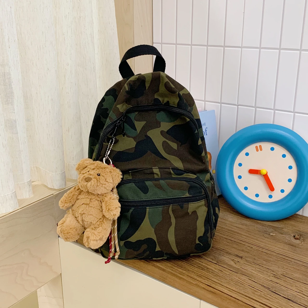 2025 New Camouflage Large Capacity Nylon Backpack Casual Travel Unisex Student Bookbag Waterproof Shoulder Bag for Men And Women
2025 New Camouflage Large Capacity Nylon Backpack Casual Travel Unisex Student Bookbag Waterproof Shoulder Bag for Men And Women